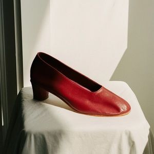 Martiniano Red glove heel